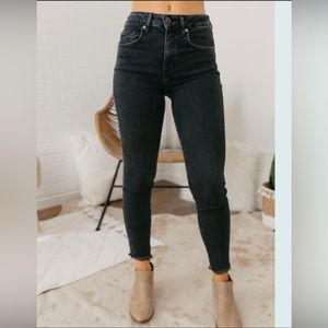 Free People Raw High Rise Jegging In Black